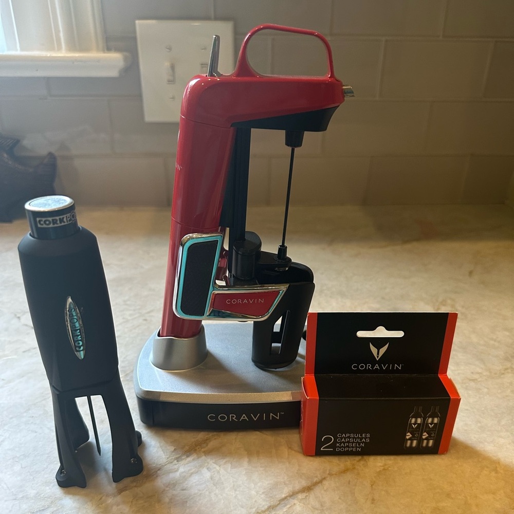 Coravin wine preserver / Corkpops wine opener / 2 Coravin capsules
